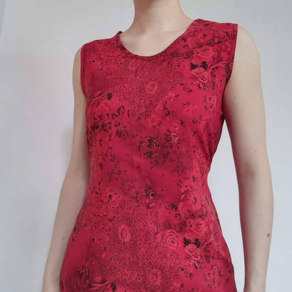 Vintage 90s romantic dainty red floral midi dress from Wardrobe Essentials - Picture 5 of 16